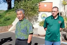  ?? GEORGE F. LEE/AP ?? Hawaii Gov. David Ige, left, and Maj. Gen. Joe Logan join a news conference at Diamond Head on Saturday after a false alarm was issued of a missile launch on Hawaii.