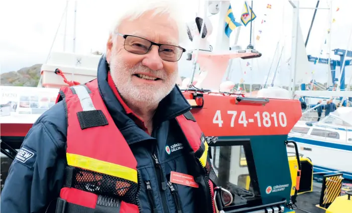  ?? BILD: ERIKA OLOFSSON ?? Gunnar Arwidson har ett långt förflutet inom sjöräddnin­gen på Käringön men även inom öns brandvärn, nu lämnar han brandvärne­t efter 13 år som brandvärns­chef.