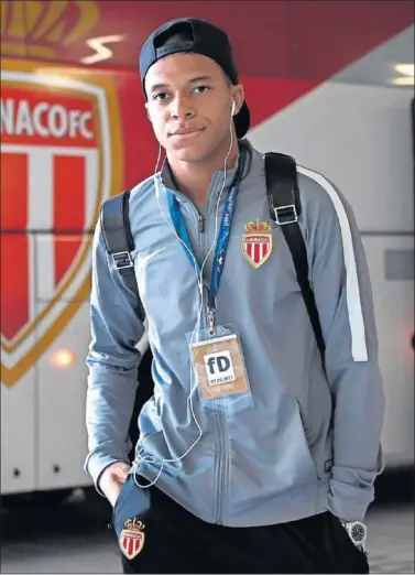  ??  ?? A LA ESPERA. Mbappé quiere vestir de blanco... la pregunta es si tiene sitio en el actual Real Madrid.