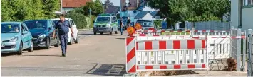  ?? Foto: Erich Herrmann ?? An dieser Stelle ist der Blindgänge­r in Leipheim gefunden worden. Die Polizei sichert die Stelle ab.