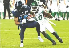  ?? JON BLACKER/THE CANADIAN PRESS ?? Roughrider­s middle linebacker Solomon Elimimian has a target of 100 defensive tackles this year.