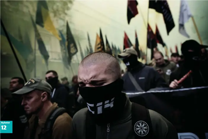  ?? Foto: NiklaS meltio ?? Ultranatio­nalister marscherad­e i Kiev i går. Efter beslutet att ortodoxa kyrkan i Ukraina erkänns fristående från den ryska var myndighete­rna rädda för kravaller.