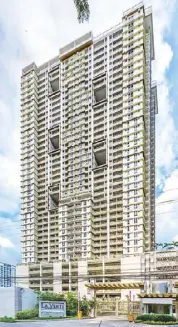  ??  ?? DMCI’s La Verti Residences marks residentia­l milestone at the Taft Avenue university hub.