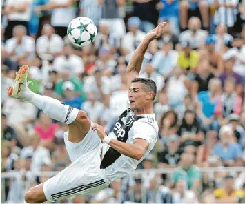  ?? Foto: Isabella Bonotto, afp ?? Nun zaubert Cristiano Ronaldo im Trikot von Juventus Turin.