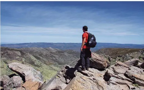  ?? FOTO: MANUEL MEYER/DPA ?? Die Sierra de Gredos ist eine der ursprüngli­chsten Gebirgslan­dschaften Spaniens.