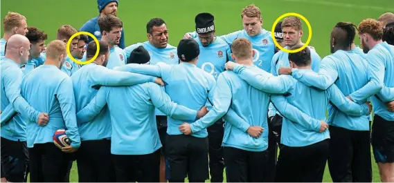  ?? PA ?? Perfect 10s: captain Farrell (circled right) talks to the players at training yesterday, but will give way to Smith (left) on the pitch