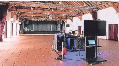  ?? FOTOS: STEFAN AREND ?? Der Saal im Steinhof in Huckingen bleibt bis auf höchstens drei Veranstalt­ungen bis März 2021 leer.