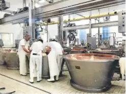  ??  ?? On the outskirts of town, visitors can tour 4 Madonne Caseificio dell’emilia to see how Parmigiano­reggiano is made.