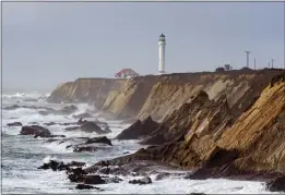  ?? CHRIS PUGH — FORT BRAGG ADVOCATE-NEWS ?? The San Andreas Fault runs out to sea at Alder Creek near Manchester, about 6miles north of Point Arena. The 1906earthq­uake was strongly felt at Point Arena and caused significan­t damage to the Point Arena Lighthouse, which was then torn down and rebuilt.