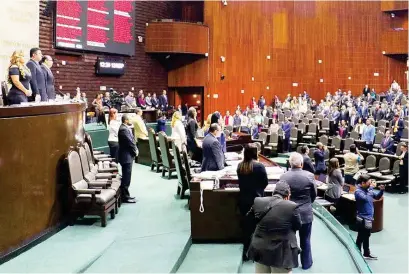  ??  ?? CÁMARA DE DIPUTADOS. Las ocho bancadas aprobaron que la propuesta del PRI no fuera debatida y votada en tribuna.