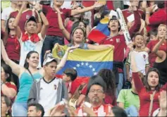  ??  ?? AFICIÓN. La Vinotinto estará bien arropada ante Argentina.