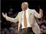  ?? NWA Democrat-Gazette/ANDY SHUPE ?? Under Coach Mike Anderson, Arkansas is 25-5 in Saturday SEC games at Walton Arena in Fayettevil­le. “I don’t even worry about streaks,” Anderson said. “I worry about winning games.”