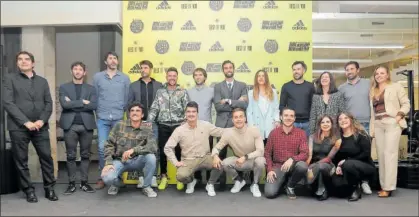  ?? ?? Sergio Canales presentó su clínica en Valencia junto a Esteban Granero, Arbeloa y Albelda, entre otros.