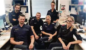  ?? LPD WIEN ?? Das Social-Media-Team der Wiener Polizei twitterte 24 Stunden im Schichtdie­nst