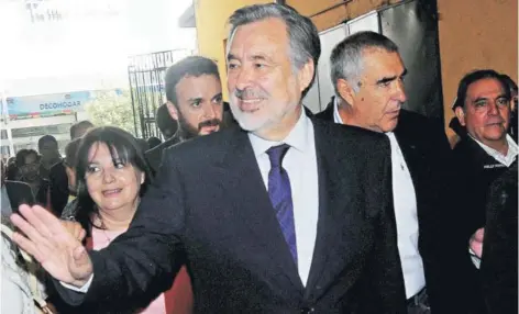  ??  ?? ► El candidato presidenci­al Alejandro Guillier durante una actividad ayer en Santiago.