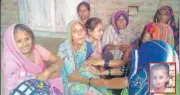  ?? HT ?? ▪ Grieving relatives of Shiva (inset) at Gosainpurw­a village.