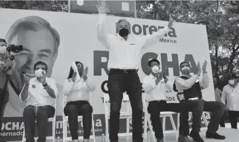  ?? FOTO: JESúS LEAL ?? > Rubén Rocha Moya encabezó ayer un mitin en el fraccionam­iento Villa Universida­d en esta ciudad.