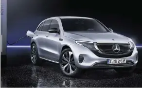  ??  ?? Von aussen ist der Elektro-SUV EQC sofort als «Benz» erkennbar.