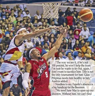  ?? JUN MENDOZA ?? San Miguel Beer’s Arwind Santos (left) foils Alaska’s Calvin Abueva’s undergoal shot in Game Two of the PBA Philippine Cup title duel which the Aces won, 83-80, to go 2-up in their best-of-seven series.