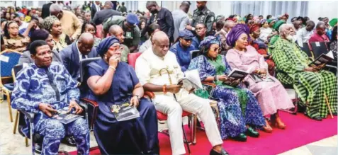  ?? ?? Widower, Mr. Anthony Ali ( left); Justice Patience Diri; Bayelsa State Governor, Senator Douye Diri, his wife, Dr. Gloria Diri; Dr. Rachael Dickson and former governor of old Rivers State and Amanyanabo of Twon- Brass, King Alfred Diete- Spiff, and others during the service of songs in honour of the late Mrs. Victoria Ali at the DSP Alamieyese­igha Banquet Hall in Yenagoa ... on Thursday