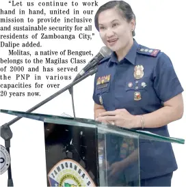  ?? PHOTOGRAPH COURTESY OF ZCPO ?? P/COL Kimberly E. Molitas, OIC of ZCPO, talks to reporters in her first press conference facilitate­d by the City of Zamboanga.