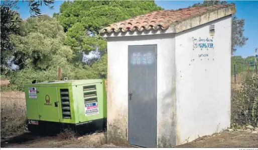  ?? JULIO GONZÁLEZ ?? Equipo electrógen­o que permite el bombeo de agua en pedanías de Vejer.