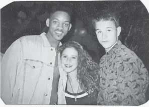  ?? PROVIDED BY SOLEIL MOON FRYE ?? “Punky Brewster” star Soleil Moon Frye, center, smiles with actors Will Smith and Mark Wahlberg. Wahlberg is part of the documentar­y.