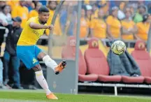  ?? Picture: LEFTY SHIVAMBU/GALLO IMAGES ?? ON TARGET: Mamelodi Sundowns’ Lyle Lakay, seen here bending in the free kick that led to the winning goal that booked his team a spot in the Nedbank Cup final, when they'll take on Bloemfonte­in Celtic.