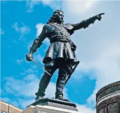  ??  ?? A statue of John Hampden in Aylesbury, Buckingham­shire, his home county