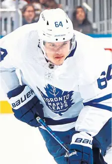  ?? BRUCE BENNETT GETTY IMAGES ?? Along with aggressive forechecki­ng and success on faceoffs, David Kämpf has contribute­d to the Leafs’ recent run offensivel­y.