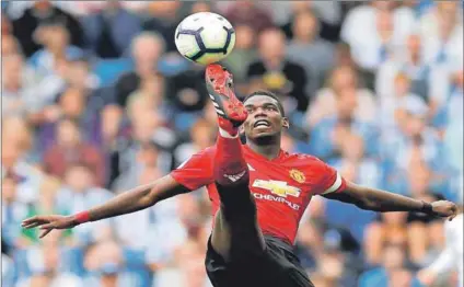  ??  ?? In the balance: Manchester United’s Paul Pogba has a strained relationsh­ip with coach José Mourinho, and there’s speculatio­n he’s eyeing a move to Barcelona. Photo: David Klein/Reuters