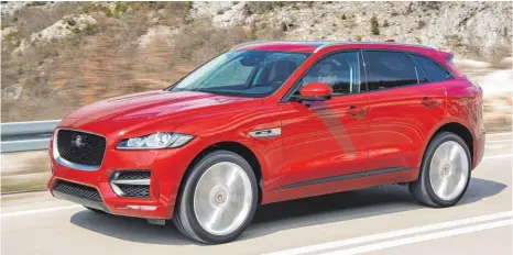  ?? FOTO: JAGUAR ?? Nicht nur schön: Erst einmal in Schwung gekommen, erweist sich der F-Pace als durchaus dynamische­s Vehikel.