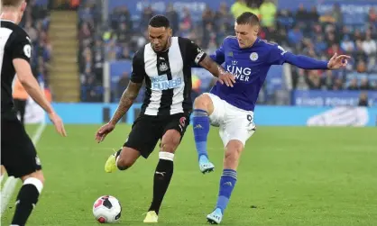  ??  ?? Newcastle’s Jamaal Lascelles (centre) and his teammates struggled against Leicester. Photograph: Plumb Images/Leicester City FC via Getty Images