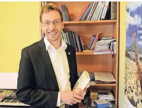  ?? FOTO: WOI ?? Pfarrer Sebastian Appelfelle­r ist Vorsitzend­er der Evangelisc­hen Gemeinden in Neuss.