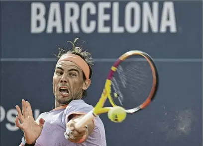  ?? FOTO: MANEL MONTILLA ?? Rafa Nadal, último partido en Barcelona, en el club que le acogió desde niño, en un torneo muy especial para él