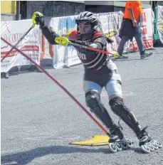  ?? FOTO: TG TUTTLINGEN ?? Elea Börsig, hier beim Slalom, war mit drei Titeln die erfolgreic­hste Starterin der Inline- Alpin- Europameis­terschaft.