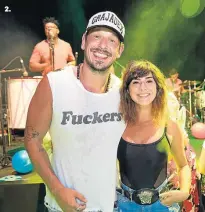  ??  ?? 2.
1. ACM Neto conferiu o primeiro dia de folia baiana no Expresso 2222. 2. João Vicente Castro e Fernanda Paes Leme também estavam lá. 3. Flora e Preta Gil – antiga e nova donas do pedaço – com Laura Fernandez e sua filha, Sol de Maria. Anteontem, em...