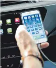  ?? FOTO: ZACHARIE SCHEURER/DPA ?? Voll vernetzt: Viele Funktionen in modernen Autos laufen über Apps – und brauchen dafür auch persönlich­e Daten.