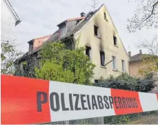  ?? FOTO: MARCUS FEY ?? Das Wohnhaus in der Paulinenst­raße ist nach dem Feuer unbewohnba­r, es muss vermutlich abgerissen werden.