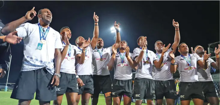  ?? Photo; World Rugby ?? Vodafone Fijian Under-20 assistant coach Sireli Bobo (left) leads the players in a thanksgivi­ng prayer after the big win over Samoa in Bucharest, Romania on September 10, 2018.