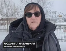  ?? BILD: ALEKSEJ NAVALNYJS STAB VIA AP ?? Den här bilden har tagits från det filmklipp där Ljudmila Navalnaja kräver att hennes sons kvarlevor lämnas ut.
