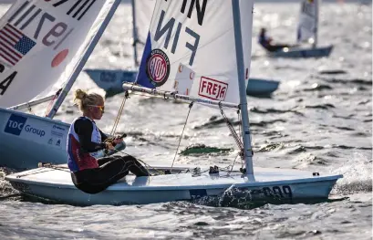  ?? FOTO: SPV/JUKKA SAARIKORPI ?? Den lyckade VM-regattan slutade för Monika Mikkola i en fjärdeplat­s.