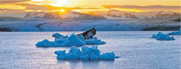  ?? FOTO: STEFAN ZIESE/IMAGO/ZOONAR.COM ?? Forscher einer neuen Studie glauben, dass sich das Abschmelze­n der Pole in den nächsten Jahrzehnte­n verlangsam­t – wegen einer Temperatur­abkühlung des Nordatlant­iks.