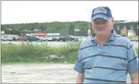  ?? STEPHEN ROBERTS/THE NORTHERN PEN ?? Dan Reardon in front of the Viking Mall parking lot, where 25 years ago he protested the cod moratorium.