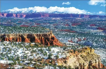  ?? Stephen Trimble ?? PRESIDENT TRUMP excised the Circle Cliffs from Grand Staircase-Escalante National Monument, despite their riches in fossils.