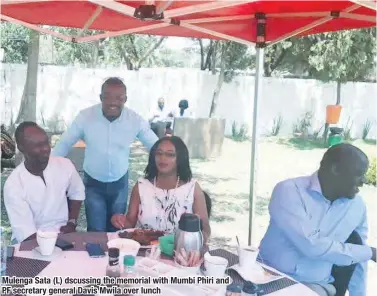  ??  ?? Mulenga Sata (L) dscussing the memorial with Mumbi Phiri and PF secretary general Davis Mwila over lunch