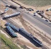  ?? Don Kelsen Los Angeles Times ?? CRASH-RESISTANT train cars that officials said appeared to save lives near Oxnard have a plow-like device whose failure may contribute to derailment.