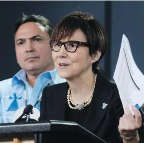  ?? ADRIAN WYLD / THE CANADIAN PRESS FILES ?? Cindy Blackstock, seen with Assembly of First Nations National Chief Perry Bellegarde, has been critical of the Liberal government’s performanc­e on Indigenous affairs.