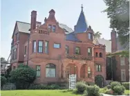  ?? MILWAUKEE JOURNAL SENTINEL RICK WOOD / ?? The Schuster Mansion, a bed and breakfast inn on Milwaukee's near west side, is seeking approval from the the city Historic Preservati­on Commission to add a Victorian garden and porch.