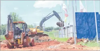  ??  ?? De acuerdo a los datos, 1.900 toneladas de arena contaminad­a se retiraron del área.